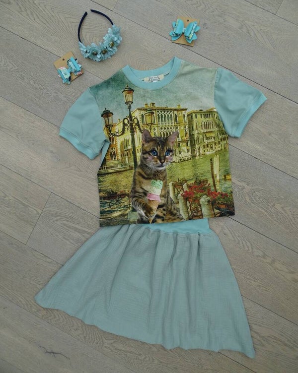set: T-shirt Venetië + rok saliegroen