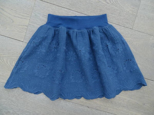 Fronsrok gauze blauw broderie