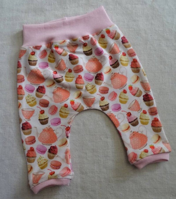 Babybroekje roze cupcakes