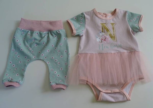 baby setje: newborn romper, tulerokje/legging