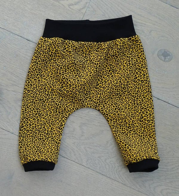Babybroekje leopard oker