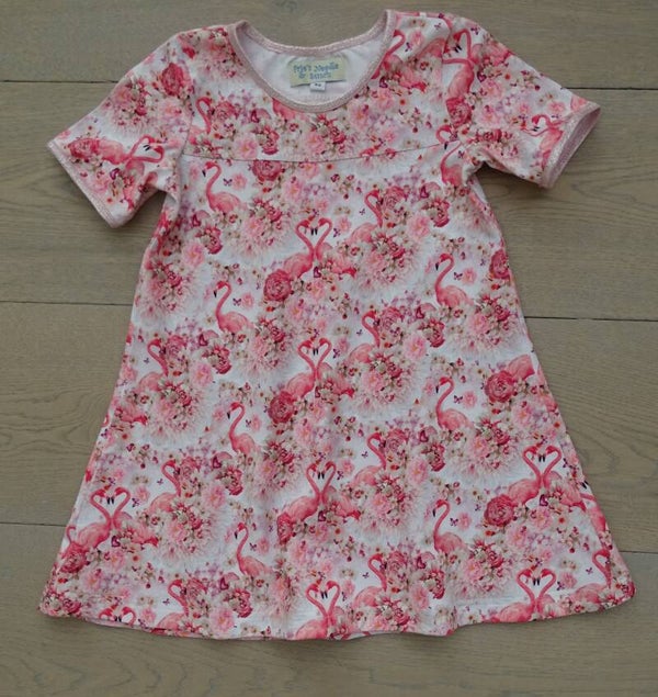 Jurk flamingo felroze, korte mouw