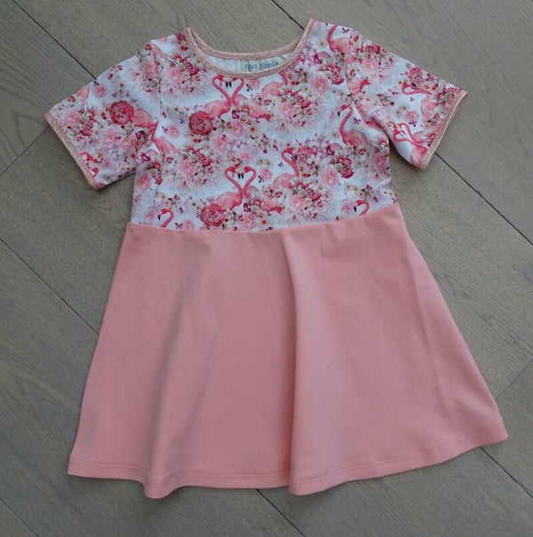 Jurk baby flamingo felroze/uni roze, korte of lange mouw