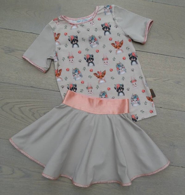 set: rok + T-shirt, vosjes beige stock