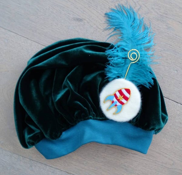 luxe pietenmuts groen fluweel stock