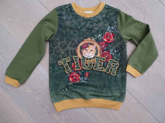 sweater poes Tiger kakigroen