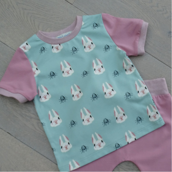 baby shirt zachtgroen konijntjes