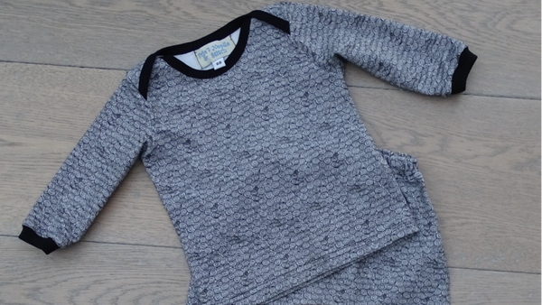 baby shirt zwartgrijs krul