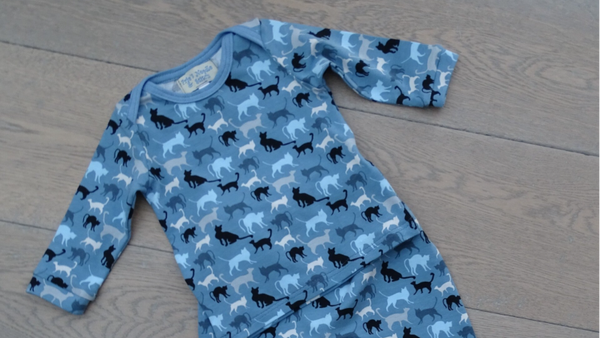baby shirt blauw poezen