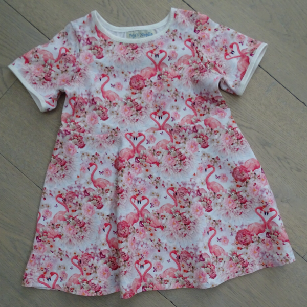 Jurk baby flamingo felroze, korte of lange mouw