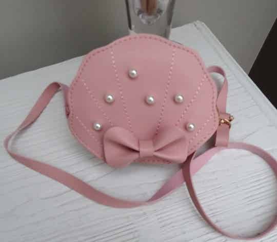 Handtasje roze schelp pareltjes