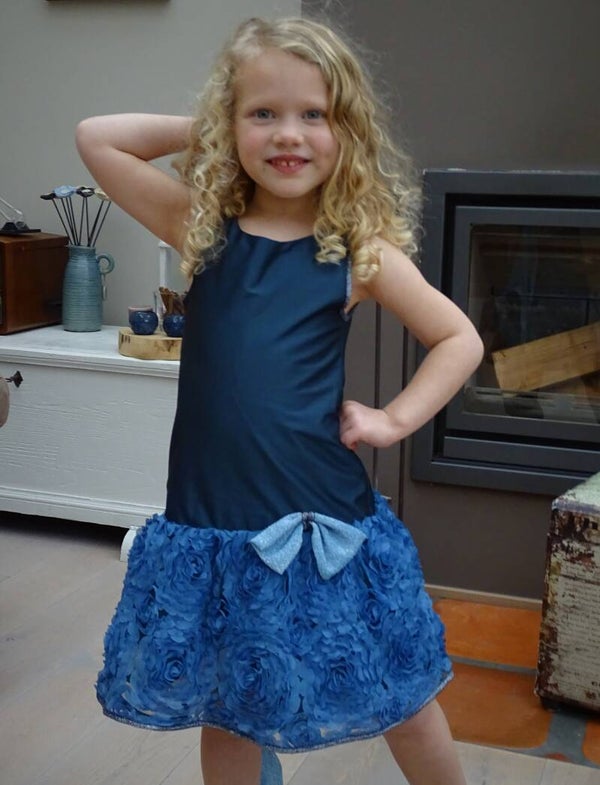 Feestelijke jurk m116 blauwe tafta, roosjestule/ bijpassend bolero