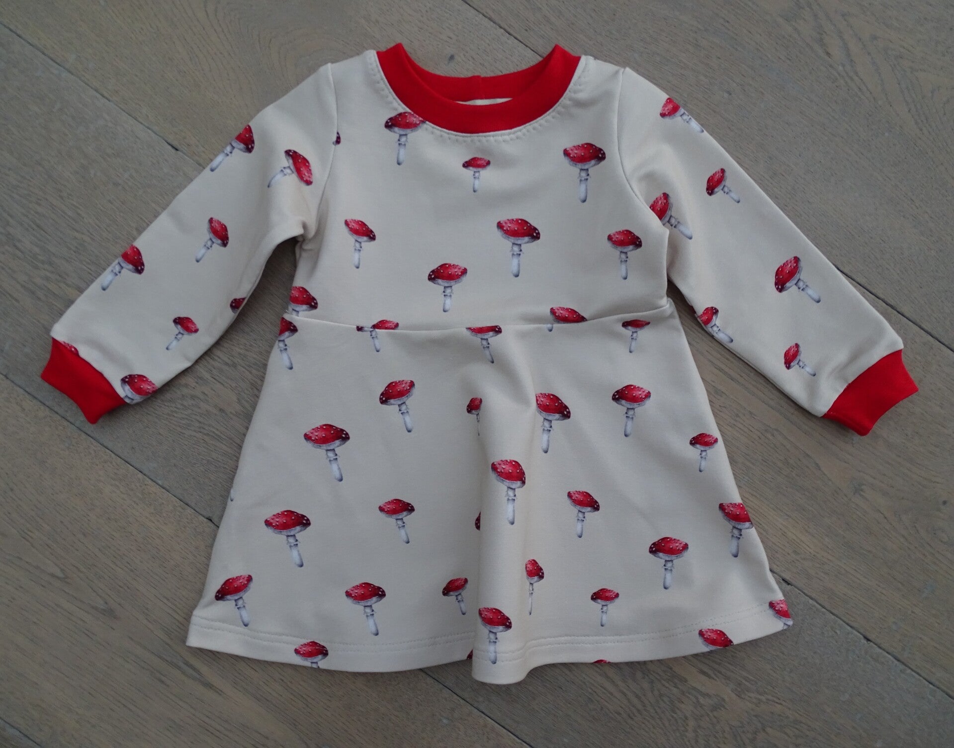 jurk beige paddenstoel