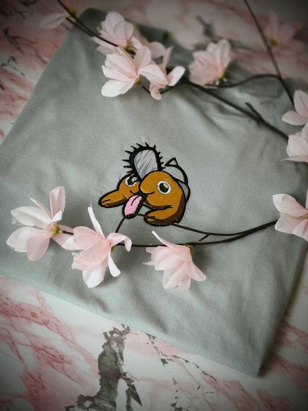 POCHITA POWER 🪚 – gesticktes Chainsaw Man T-Shirt