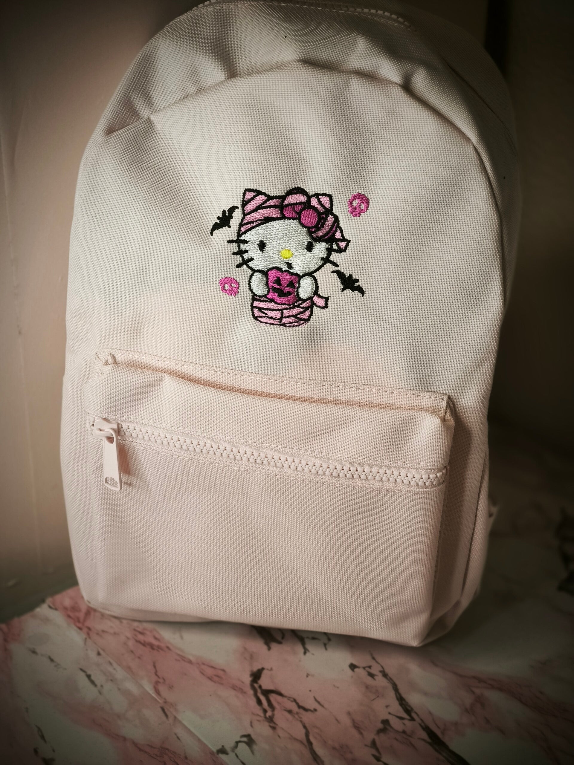 Kawaii Mummy Kitty Rucksack – Pastell Edition 🎀💀