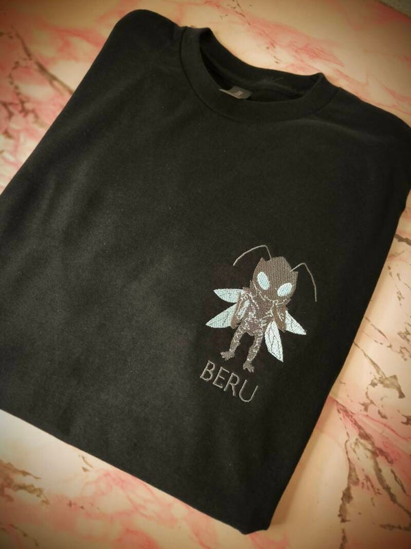 🖤 2. Beru – Shadow Ant Tee