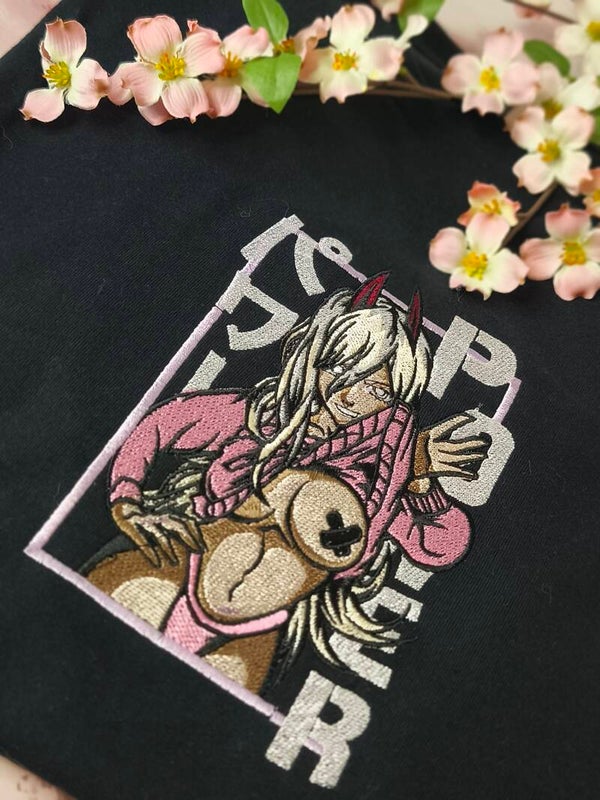 Power T-Shirt – Chainsaw Man Fanart | Besticktes Anime Shirt | Unisex Streetwear