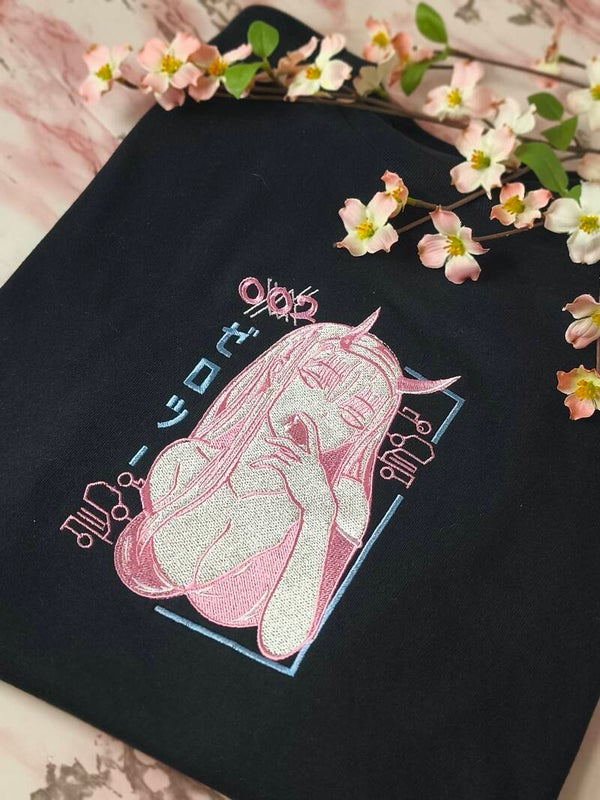 Zero Two T-Shirt – Darling in the Franxx Fanart | Besticktes Anime Shirt | Unisex Streetwear