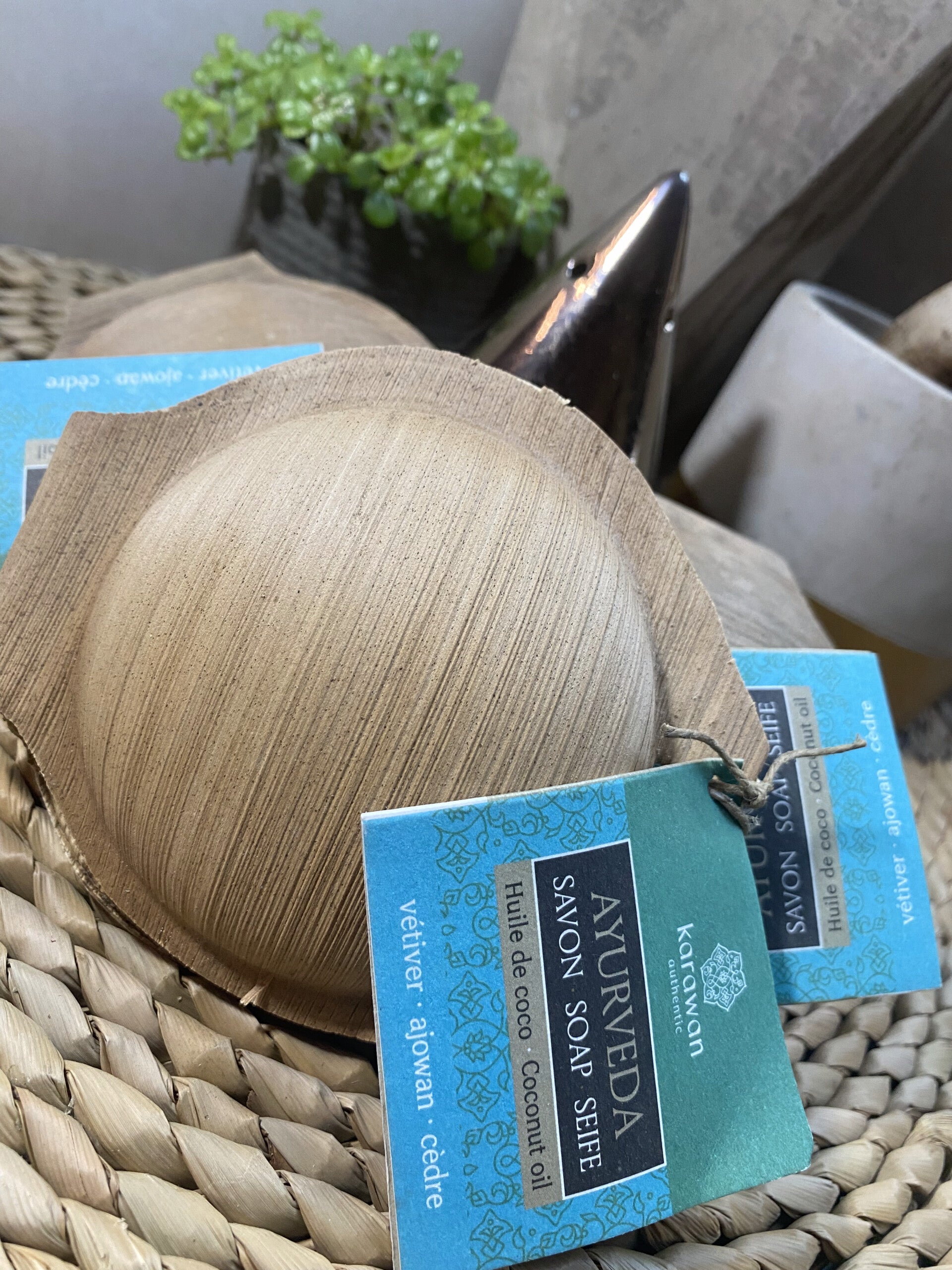 SAVON SOLIDE AYURVEDIQUE - VETIVER - GRAND FORMAT - 100G Karawan Authentic