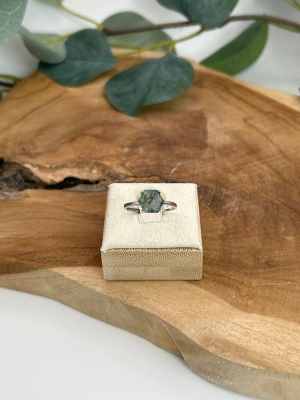 Moosachat Ring