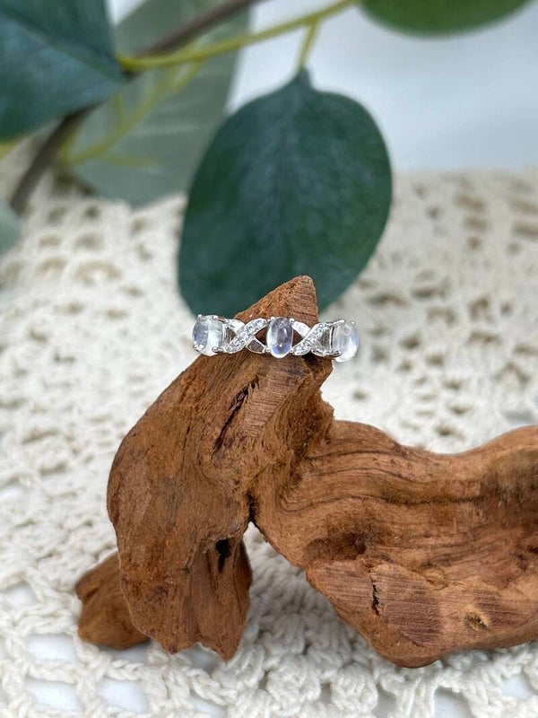 Mondstein Ring