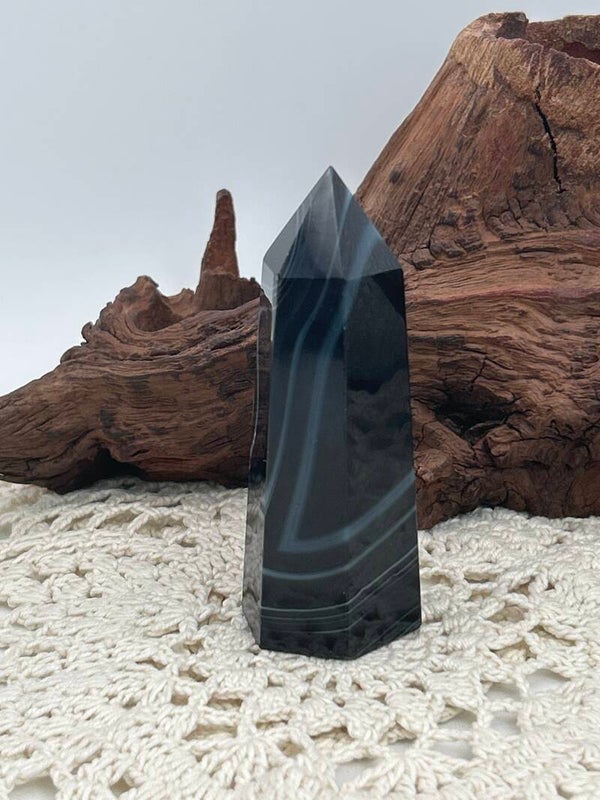 Schwarzer Sardonyx Turm