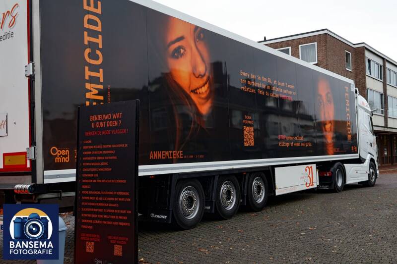 Femecidebus , moniele bisoscoop in de Hoofdstraat in Hoogeveen