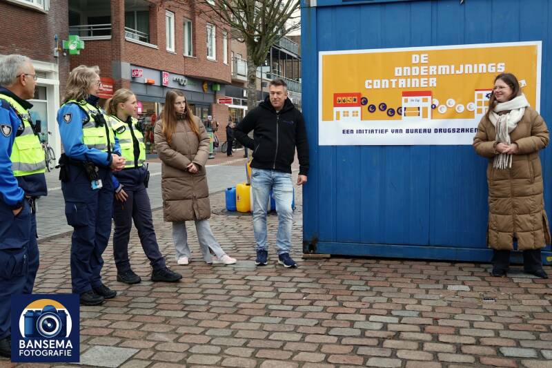 Ondermijningscontainer in de Hoofdstraat voor informatie over drugs