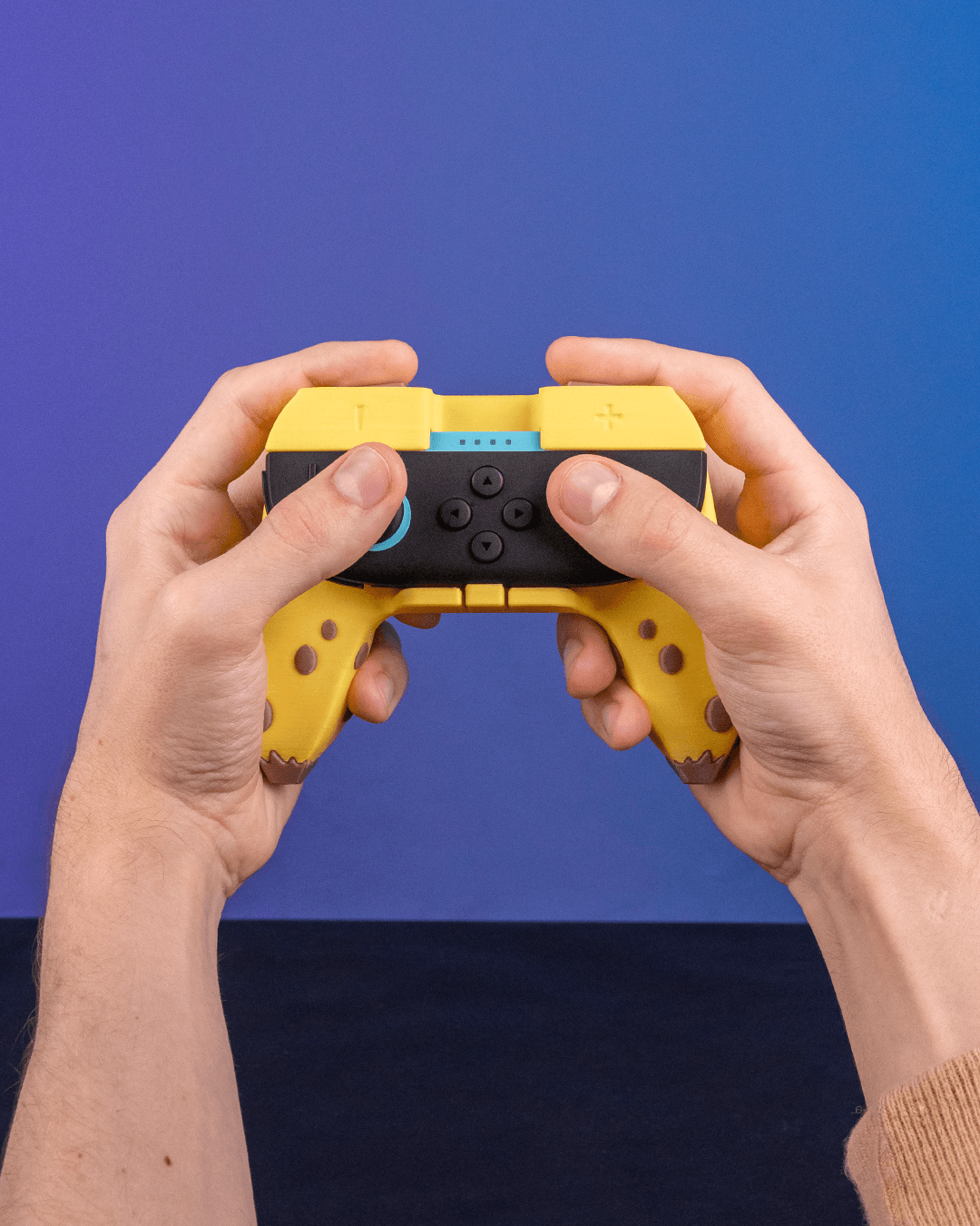 Banana split controller grip