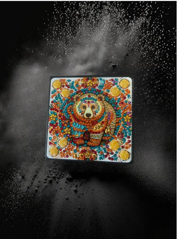 Stunning Brand New Grizzly Bear Mandala Diamond Painting Notepaper Holder