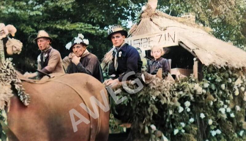 links 2 broers, 1ste links Rie van Geuzen