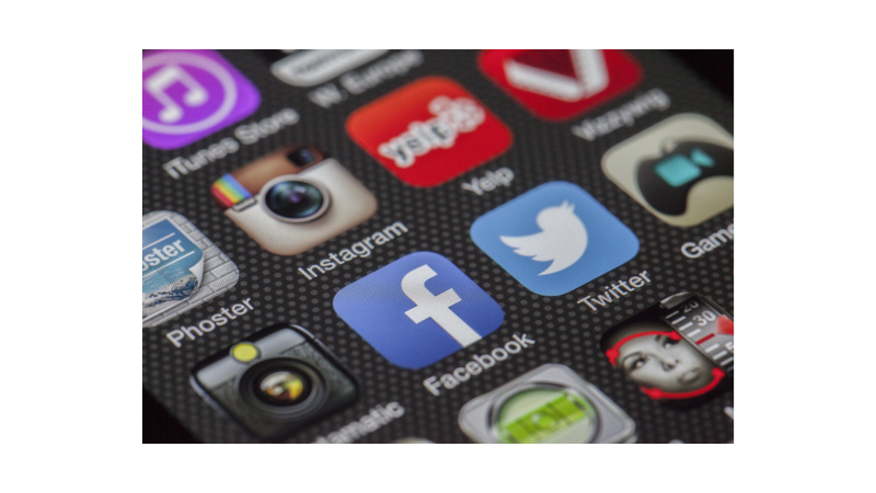 Meta se lance dans les NFT avec Facebook et Instagram