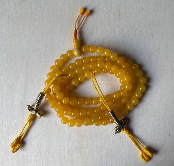 Gelbe Jade Mala – Klarheit, Ausgleich & innere Stärke mit Zähler und Tasche