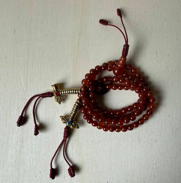 Rote Karneol-Mala – 108 Perlen mit Zähler & Aufbewahrungstasche