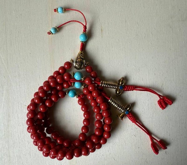 Rote Korallen-Mala – Kraft, Schutz & Lebenskraft - mit Zähler und Tasche - Metal-Guru-Perle