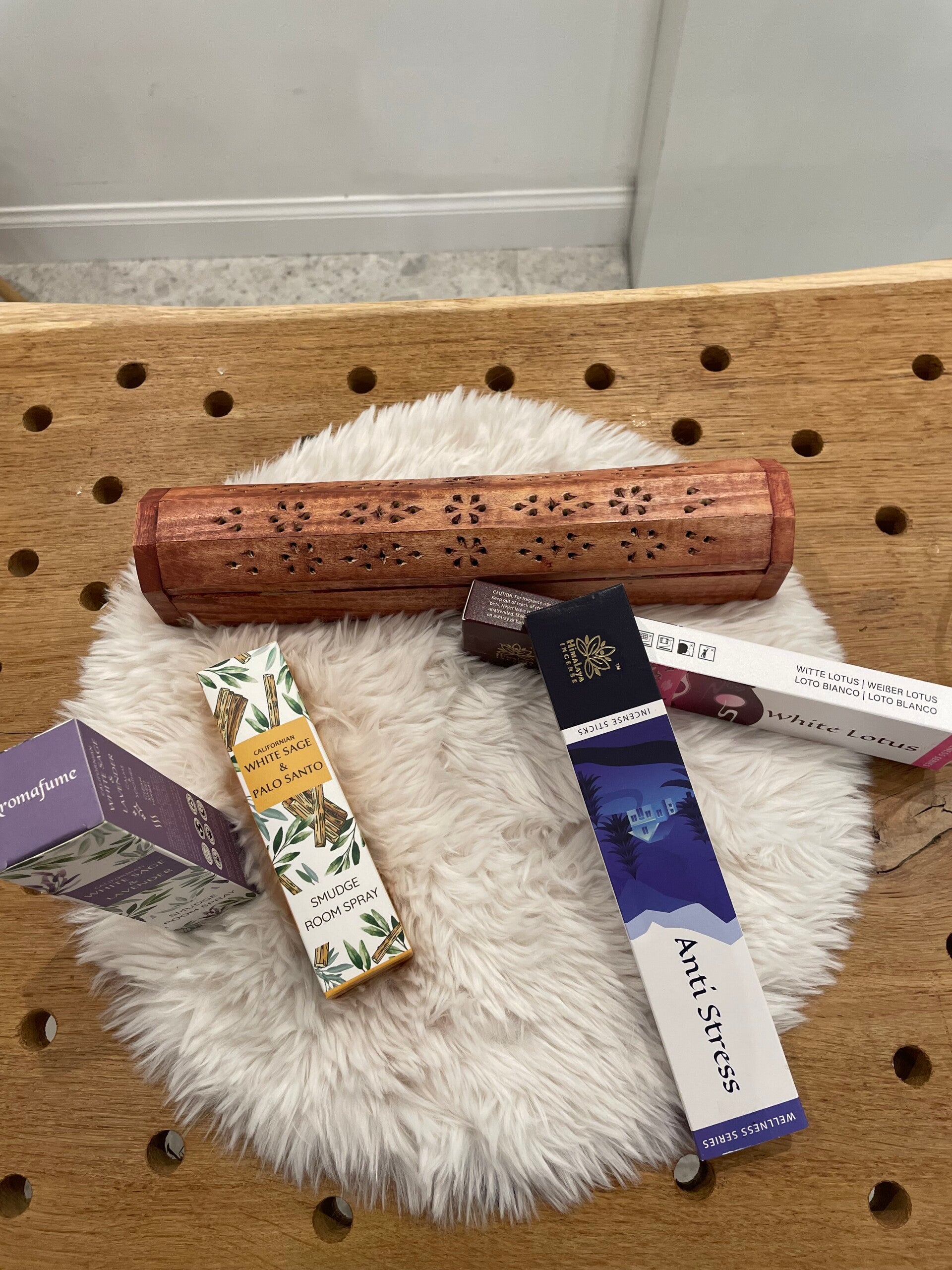 Wierookbrander met opbergcompartiment