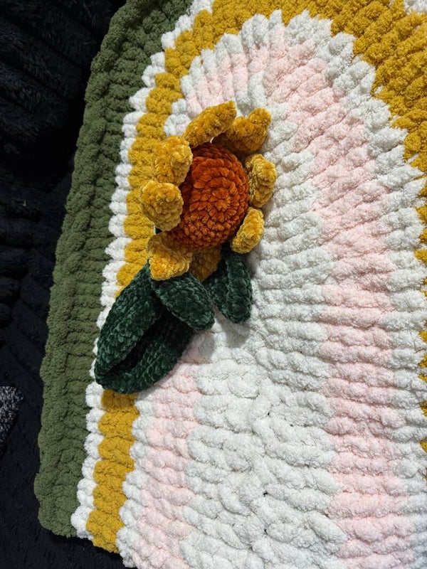 🌻Snuggle Sunflower and Blanket🌻
