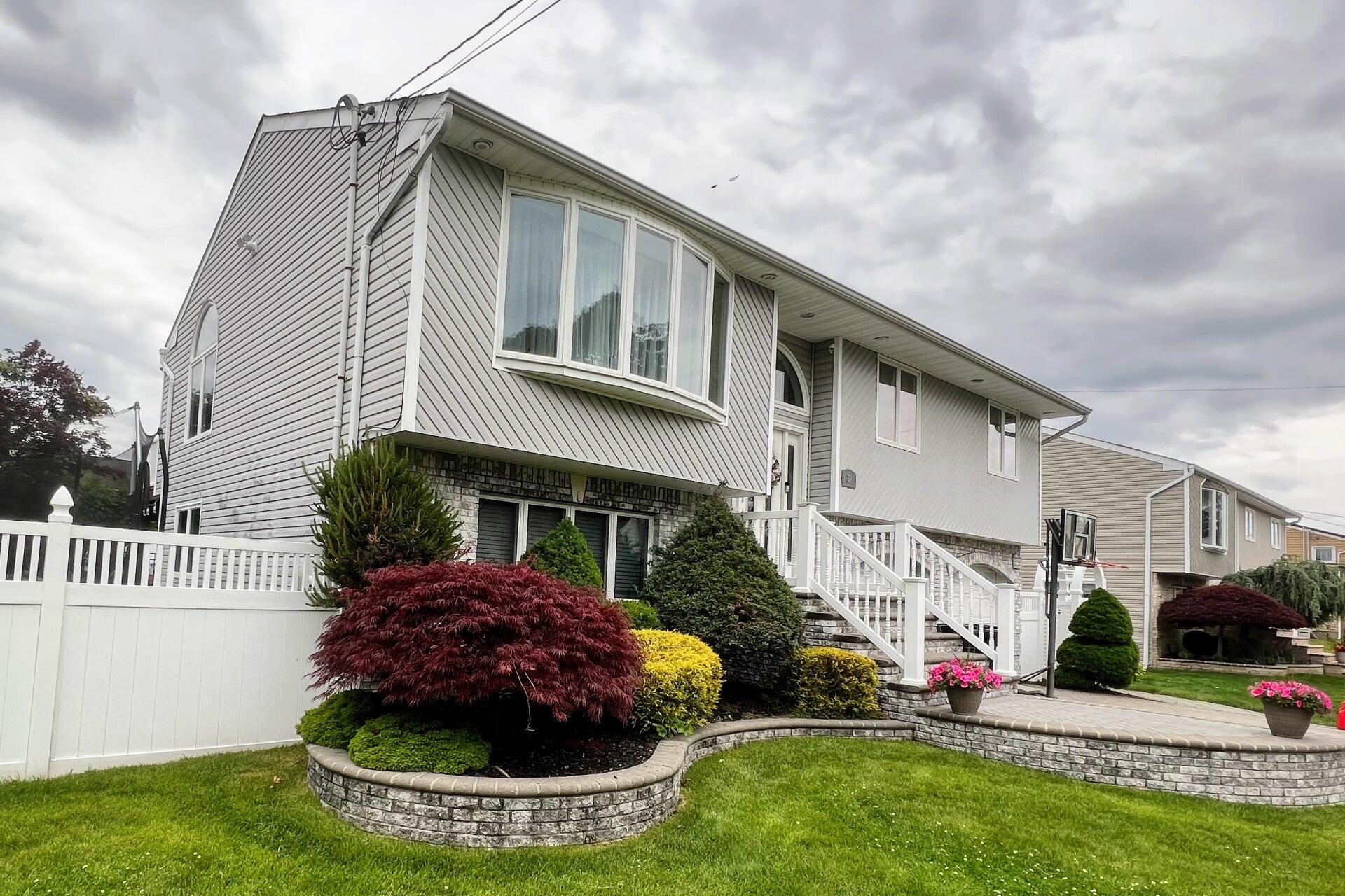 House siding before and after soft washing