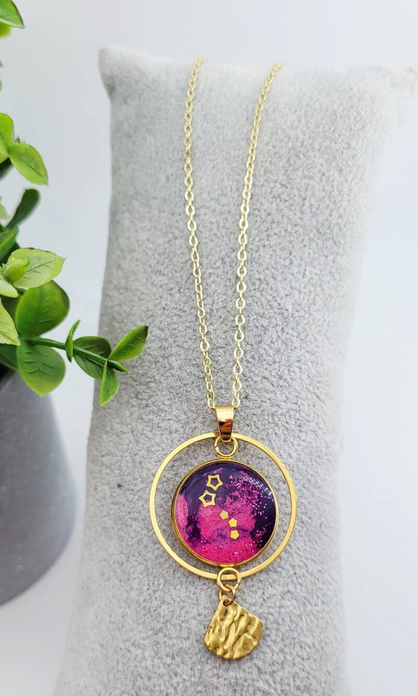 Collier sautoir " rose fuschia "