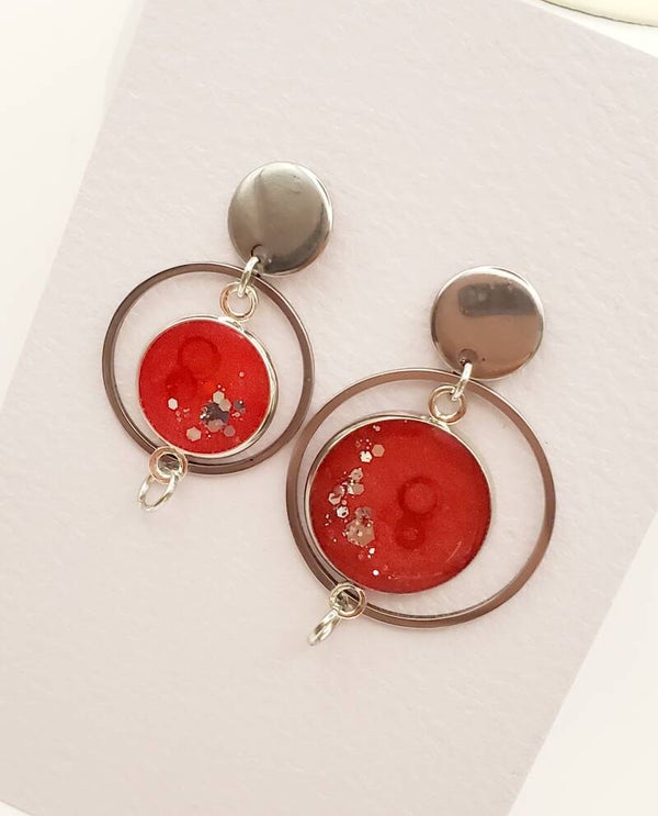 Boucles "rouges" rondes