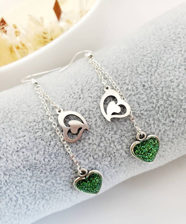 Boucles pendantes " Cœurs verts "