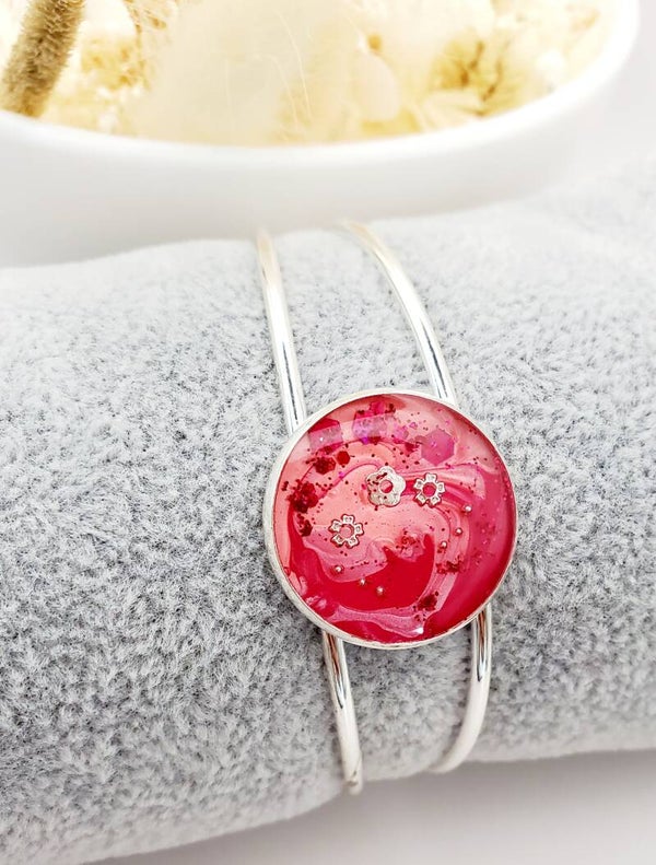 Bracelet jonc " Rouge Fleur Argentée "