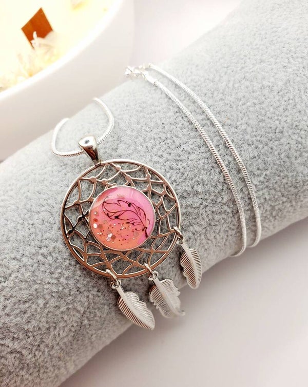 Collier " Plumes roses "