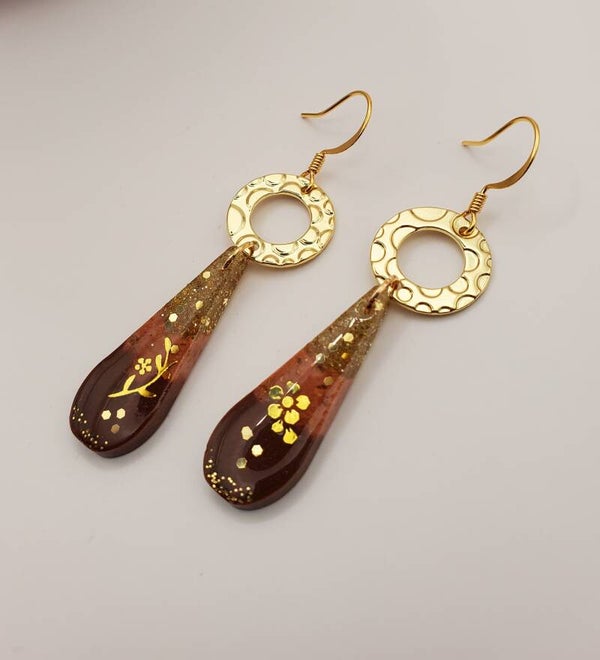 Boucles résine " Fleur brune "