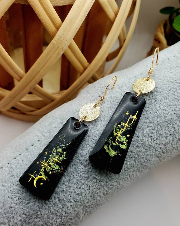 Boucles Résine " Étoiles dorées "