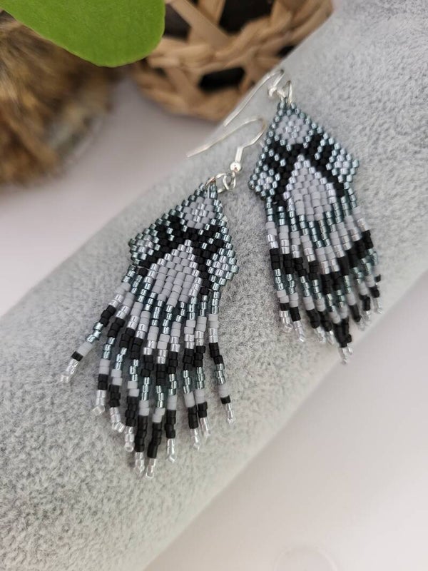 Boucles myiuki pendantes " grises argentées "