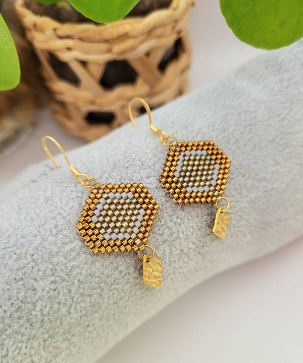 Boucles dorées " en perles tissées