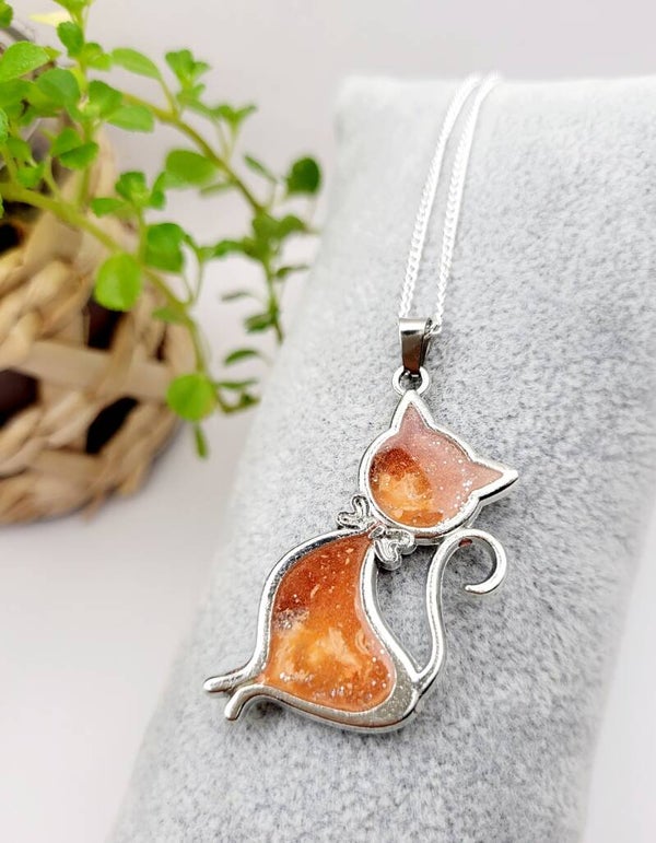 Collier " Chat corail "