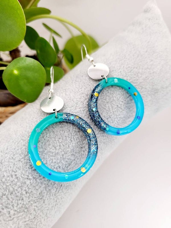 Boucles " Créoles en résine turquoise "