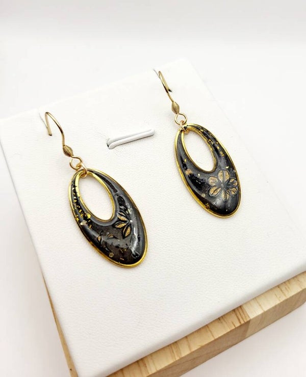 Boucles " ovales noires fleuries"